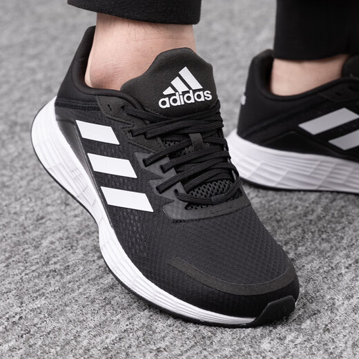 Adidas (adidas) zapatillas para correr para hombre y mujer, nuevas zapatillas deportivas transpirables de otoño 25, zapatillas para correr, zapatillas de malla informales livianas, blanco y negro/JQ9716 45
