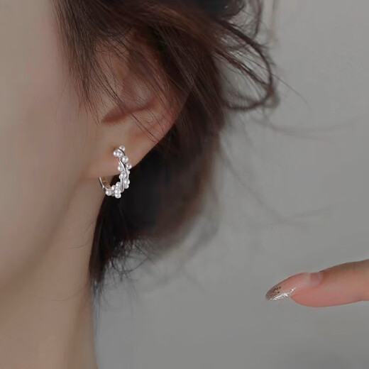 Lao Fengxiang 925 silver pearl earrings for women sterling silver 2025 new high-end earrings birthday and Valentine's Day gift for girlfriend L-E165 vine pearl earrings* brand gift box