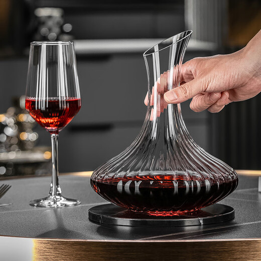 Genas high-end crystal glass red wine decanter, creative personality, large-sized wine quick-dispensing jug and wine set, vertical pattern decanter 1880ml