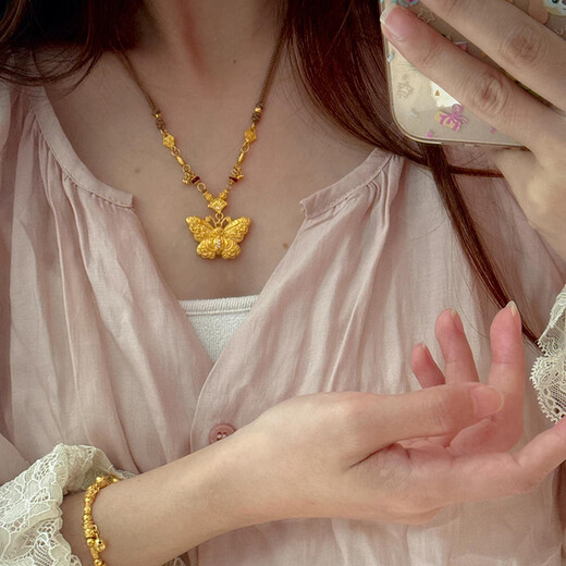 Fat Donglai's same style butterfly pendant, new Chinese style engraved necklace, retro fashion handmade Chinese Valentine's Day gift, braided rope butterfly necklace