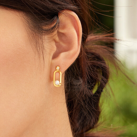 Lukfook Jewelry 18K gold diamond freshwater pearl earrings for women cMDSKE0066Y total weight 2.23 grams