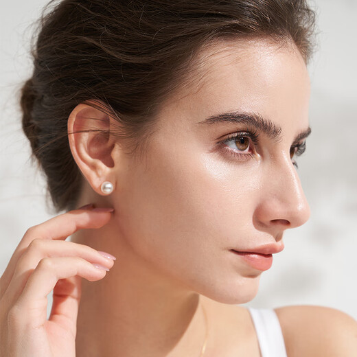 Tahitian 18K gold freshwater pearl earrings 9-10mm bright white pearl earrings as a birthday gift for your girlfriend