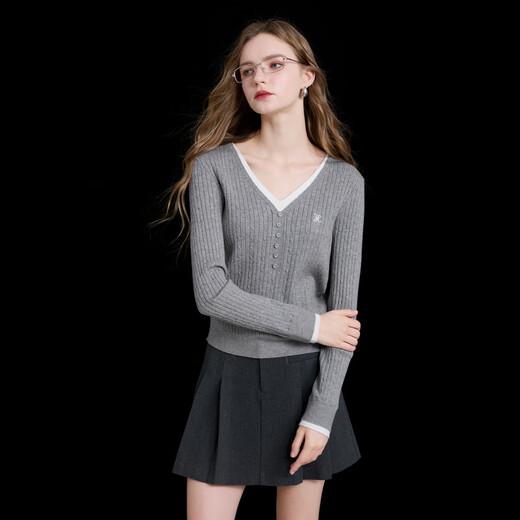 Sancai 2025 winter new V-neck fake two-piece embroidered sweater cable texture long-sleeved pullover M