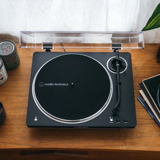 Audio-Technica AT-LP70X vinyl record player, fully automatic belt drive, dual speed record player, retro phonograph, record player, professional audio, 2025 new product LP70XBT Silver (WS)