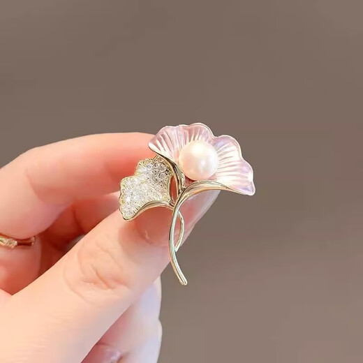 Banshengfu pink brooch fashion pearl corsage anti-exposure pin suit sweater accessories for women <pink>