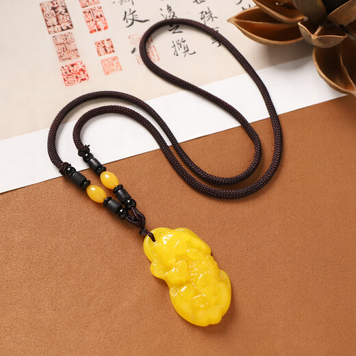 Fat Donglai's same style beeswax necklace, amber Pixiu pendant, retro sweater chain, men's and women's accessories 9-Beeswax Gourd