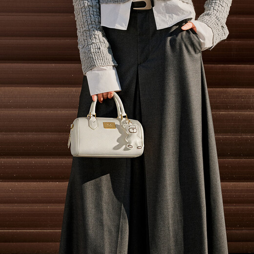 NUCELLE New Zhilan [Same Model as Shen Yue] Cowhide Boston Bag 2025 New Leather One-Shoulder Crossbody Commuter Bag Birthday Gift Yunduo White [Battle Women's Latest Model 2025] High-end Birthday Gift for Girlfriend and Wife