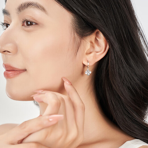 Ming brand jewelry platinum Pt950 platinum crushed ice flower earrings gift for women BFH0110 platinum earrings about 3.17 grams