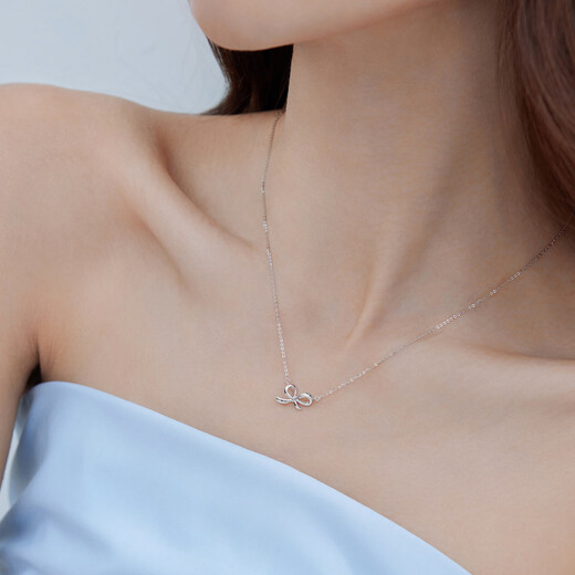 Lukfook Jewelry platinum 950 bow platinum necklace set price G07TBPN0024 2.24 grams (including labor cost 249 yuan)