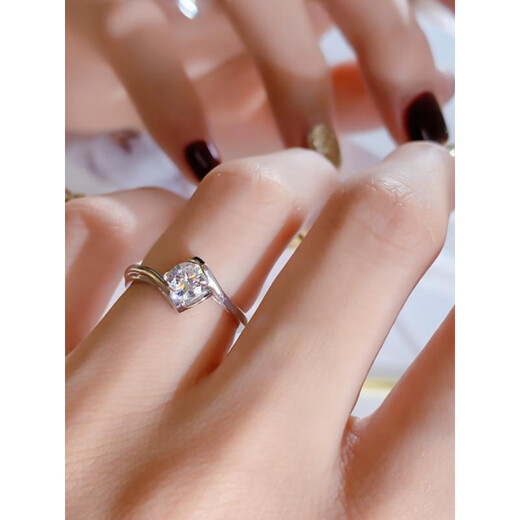 Nilan Fat Donglai same style pt950 platinum moissanite round bag ring 18K twisted arm angel kiss inlaid with moissanite diamond micro setting 50 points size 8