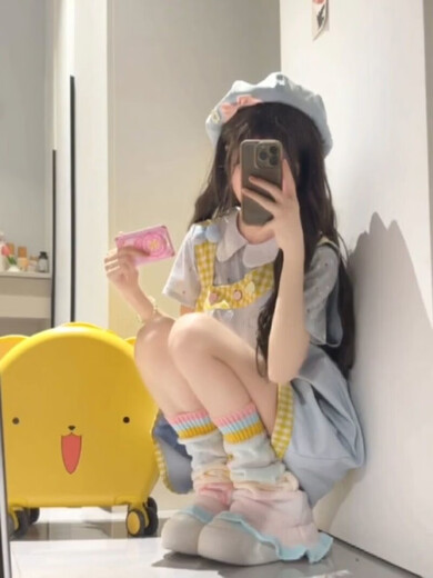 Yingtang Japanese college-style girl outfit complete set of cartoon childlike loose overalls with colorful dot dolls. Set of blue overalls + doll collar top not included. One size fits all