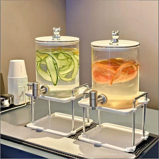 Same style as Atour Hotel, glass cold kettle with faucet, large capacity household fruit tea beverage bucket, 8L silver juice bucket + ceramic shelf + 4 twist cups