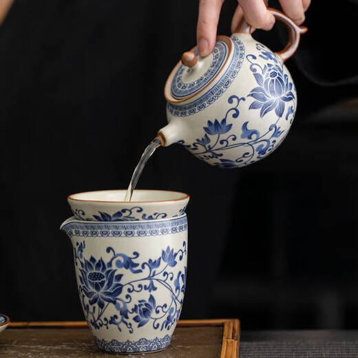 Yong Huan Ru Kiln Blue and White Tea Set New Household Tea Maker Light Luxury Kung Fu Tea Cup Covered Bowl Gift Box 9272 Ru Kiln Teapot + Covered Bowl Jiangshan --- Gift Box