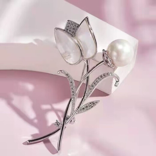 Tulip brooch for women, high-end niche brooch, trendy suit, temperament, breast, flowers, cute internet celebrity accessories, golden tulip
