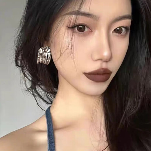 Ruihongxiang 999 sterling silver ear needles C-shaped earrings for women light luxury high-end retro temperament earrings 2025 new hot style earrings 999 sterling silver ear needles-silver cold style C-shaped earrings