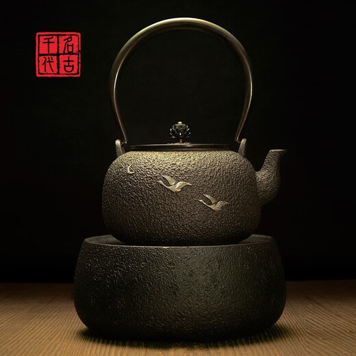 Nako Chiyo's preferred iron kettle, Japanese iron kettle, uncoated cast iron tea kettle, old iron kettle, electric ceramic stove, water sand iron kettle