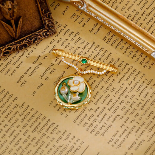 Medieval vintage brooch female palace oil painting pearl niche design suit pin corsage Mother's Day gift 18K gold green brooch