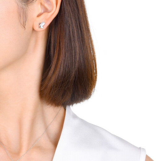 Chow Sang Sang (CHOW SANG SANG) platinum earrings Pt950 butterfly platinum earrings for women 77999E