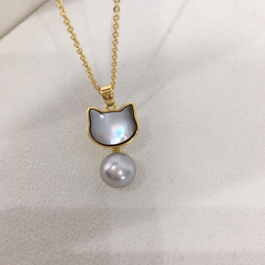 Hao Chuang 2025 Freshwater Pendant Seashell Black Cat White Cat Pendant Jewelry Clavicle Chain Necklace for Friends Black