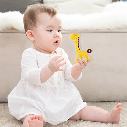 Baby vertical giraffe teether, baby silicone teething stick, newborn chewing toy, yellow and red giraffe + storage box