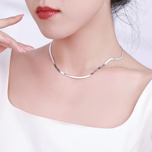 China Gold (CHINA GOLD) Pt950 plain chain snake bone chain platinum necklace M buckle as a birthday gift for girlfriend and wife, weighs about 12g (chain length is about 38cm)