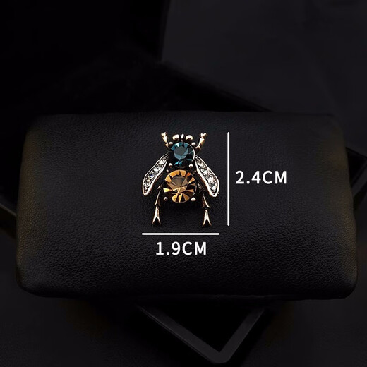 QUAMER's new retro bee high-end men's lapel pin suit jacket brooch collar anti-exposure badge pin red bee pin