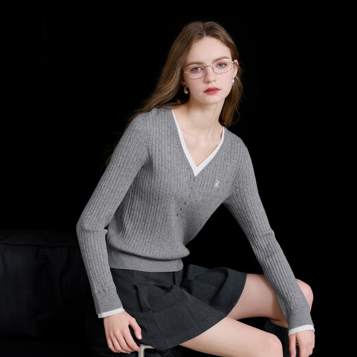 Sancai 2025 winter new V-neck fake two-piece embroidered sweater cable texture long-sleeved pullover M