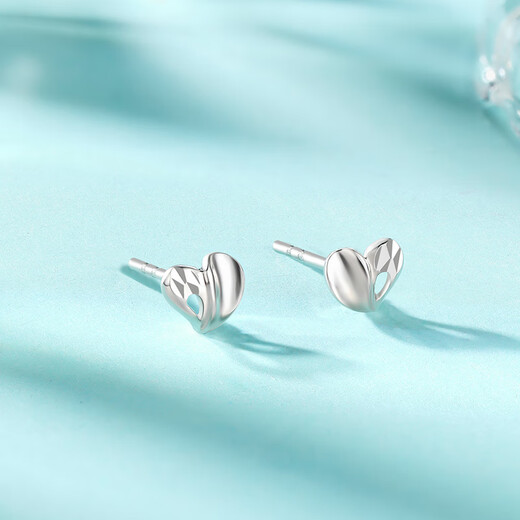 Liuguifu Jewelry Platinum Earrings Women's PT950 Ear Stick Ear Needle Love Platinum Earrings Birthday Gift 0.80g