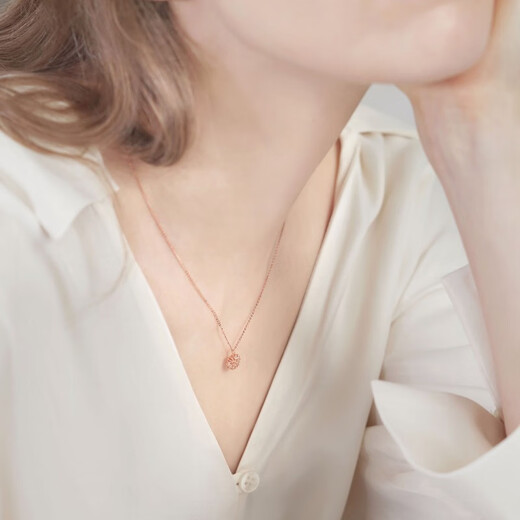 Chow Sang Sang 18K rose gold Yong series octagonal star color gold women's clavicle necklace 91599N45 cm