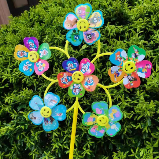 Magic Bean Shenghuo Kindertag Neue Cartoon leuchtende sechsrädrige Windmühle Kinder Eltern-Kind-Spielzeug im Freien Geschenk Nachtmarkt Internet Celebrity Pendel leuchtend lächelnde sechsrädrige Windmühle Zehn Packungen elektronische Karte