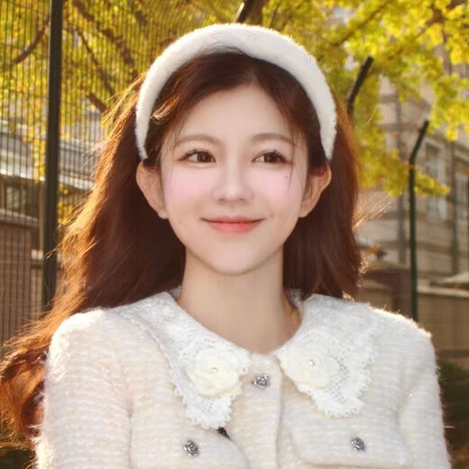 Simple and cute plush headband for women in autumn and winter, face wash and makeup, Internet celebrity hair press headband, high skull hair bundle, hairpin headdress, white 1 piece