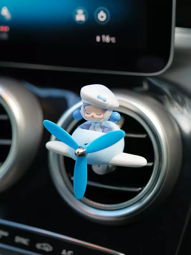 Yusenyi Car Aromatherapy Perfume Car Air Conditioner Air Vent Clip Fragrance High-end Cute Doll Pilot Car Goods SP Dream Seeker Red and Blue Aircraft Vent Aromatherapy 1g