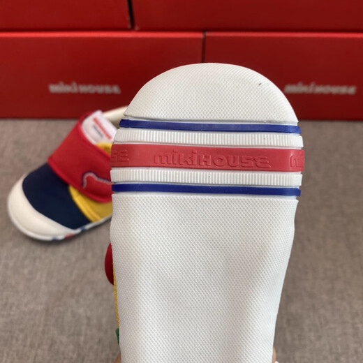 MIKIHOUSE is in stock and is available in seconds. Japan's award-winning toddler shoes for men and women, level 4 shoes, one section breathable, non-slip, corrective and comfortable, color matching, single layer, single product pin crown 22, inner length 13.5cm, suitable for 12.5cm foot length