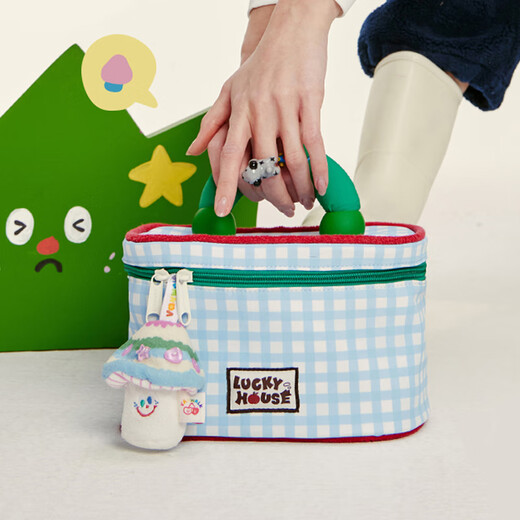 OIMG 2025 New Vanwalk Makeup and Toiletries Storage Bag for Women Travel Large Capacity Portable Gingerbread House