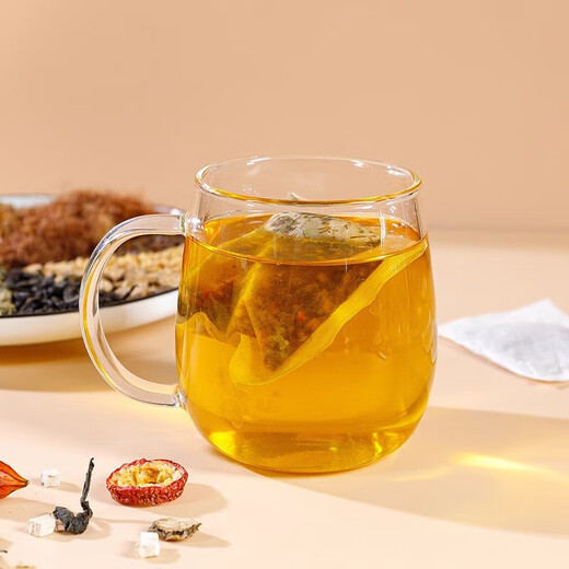 Die Wirksamkeit von Beijing Tongrentang Qingqianliu, Maisseide, Maulbeerblättertee, Harnsäure und drei High Teas kann Blutzucker, Blutdruck und Blutfette senken und stabilisieren. 2 Kartons mit 80 Packungen zur Unterstützung der Stabilisierung der drei Höhen. Die zweite Box ist zum halben Preis erhältlich.