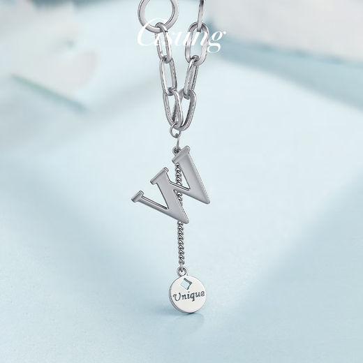 GsunG platinum letter W chain set for women PT950 pure platinum large letter pendant necklace fashionable sweater chain. Priced by gram. Contact before bidding.