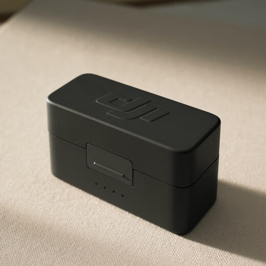 DJI Mic Mini Wireless Microphone Professional Recording Live Broadcast Lavalier Wireless Bee Mobile Camera SLR Vlog Interview Noise Canceling Radio Mic Mini Charging Box Official Standard Does Not Include Lightning Mobile Phone Connector