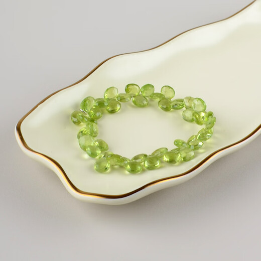 Her Generation Natural Peridot Bracelet Small Fresh Green Ins Style Design Faceted Color Gemstone Bracelet 7*7*4MM Peridot (861752)