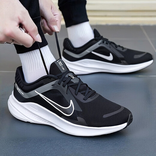 Nike (NIKE) road running shoes men's shoes 2025 winter new sports shoes QUEST 5 lightweight mesh shock-absorbing casual shoes DD0204-001 black metallic silver 41