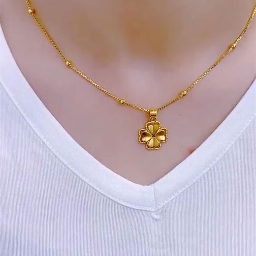 Jinxu Lao Fenghuang 999 Yuesa Gold Four-leaf Flower Necklace is fashionable and elegant. The design is hypoallergenic and does not fade for a long time. Lucky Four-leaf Flower Necklace 3.4 Lao Fengxiang Quality
