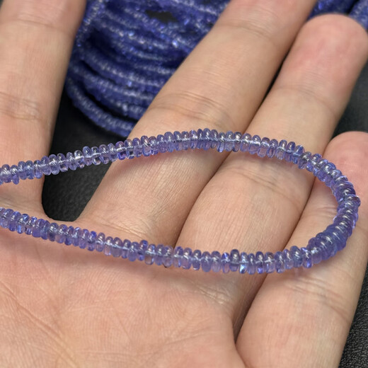 DL 1998 Fat Donglai quality tanzanite loose beads natural special gloss beads plate beads pine beads DIY hand necklace half 2.3-3.3mm half 20cm rich color body dry