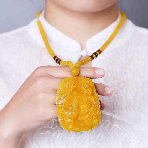 Yuze natural beeswax dragon and phoenix carved pendant old beeswax amber phoenix necklace chicken oil yellow sweater chain pendant gift Phoenix pendant + bead chain