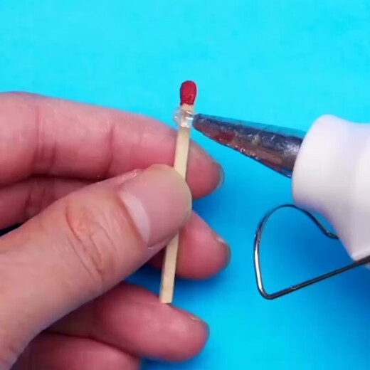 He Jian Gong electric hot melt glue gun handmade household high viscosity powerful hot melt gun glue stick hot melt glue stick handmade DIY household upgrade 40w free 10 glue sticks