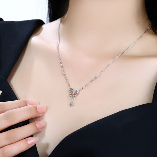 Jin Zhifu inheritance platinum chain set for female fugitive princess PT950 bow love pendant for girlfriend and wife birthday gift fugitive princess chain about 4.65 grams
