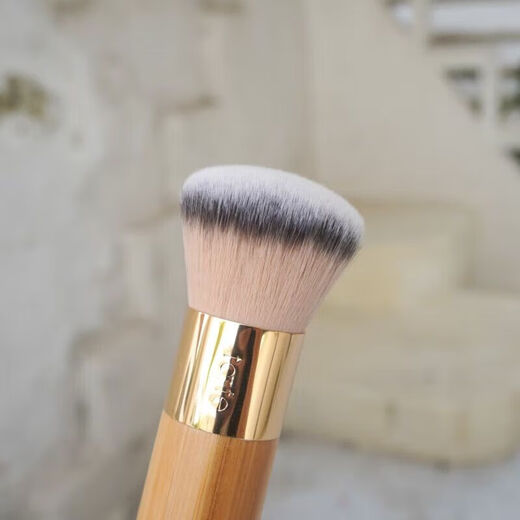 Tarte Portable Loose Powder Brush, Powder Brush, Soft-bristled Powder Brush, Bamboo Handle, Full Face Makeup Makeup Brush, 0 Count, Man-made Fiber