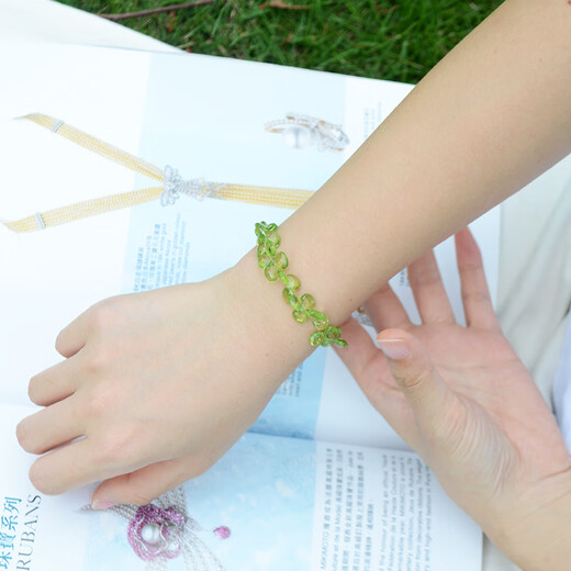 Her Generation Natural Peridot Bracelet Small Fresh Green Ins Style Design Faceted Color Gemstone Bracelet 7*7*4MM Peridot (861752)