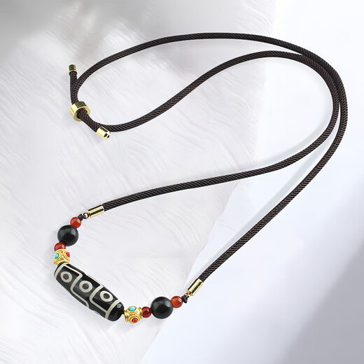 Emeishan has passed the nine-eye Dzi bead pendant amulet for men and women, and is a birthday gift for boys and girls in their zodiac year.