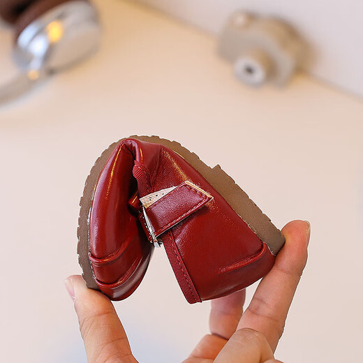 Girls' small leather shoes, children's slip-on loafers, spring and autumn shoes, little girls' soft-soled princess shoes, bean princess shoes, red 34, inner length 20.5cm