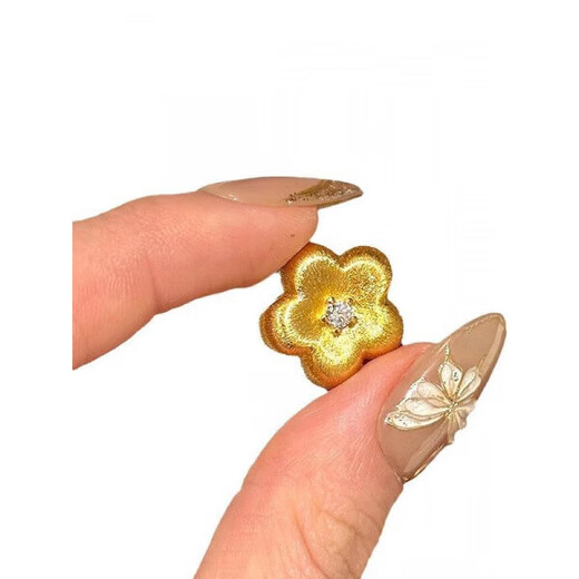 Ningfeng ancient brushed plum blossom necklace 18K gold 2025 new light luxury multi-clavicle chain sweater chain for women autumn and winter brushed flower necklace-gold