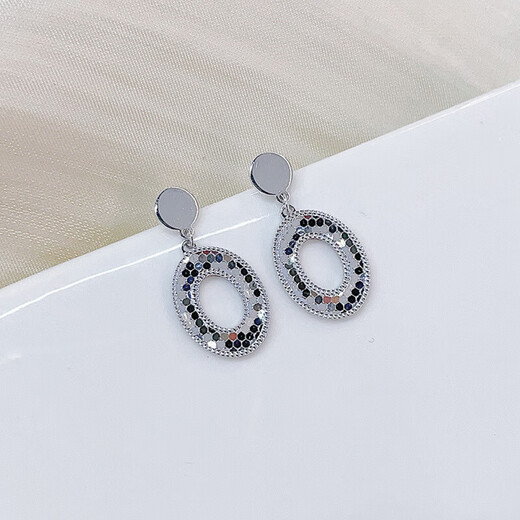 Lao Fengxiang platinum earrings minimalist geometric earrings as a gift for your girlfriend as a gift platinum jewelry platinum about 5.17g